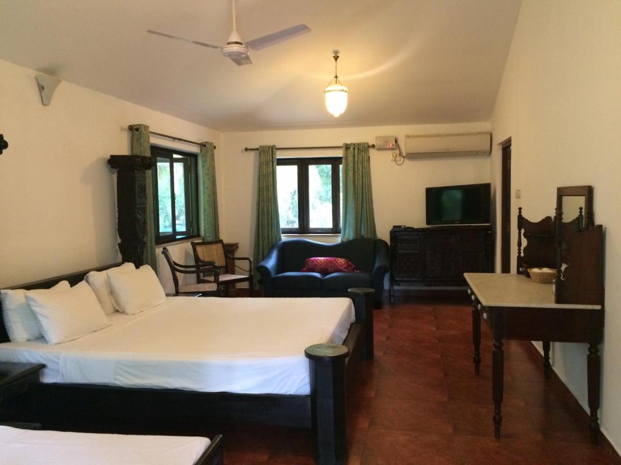 Island House Goa Hotel Goltim Bagian luar foto